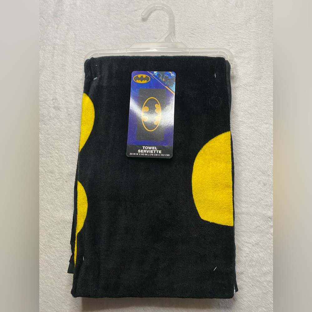 Batman Signal Towel Size (30 W x 60 L Inches) Dc Comics 100% Cotton NWT $29.99